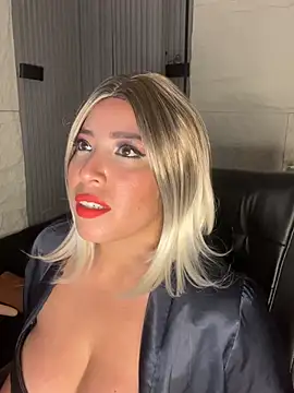 Snapshot of SamaraMontero chatting on April 9, 2026, 3:17 am SamaraMontero online show from April 9, 2026, 3:17 am