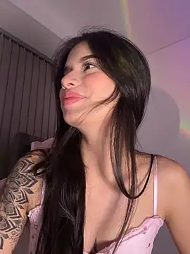 Snapshot of Giiasteele chatting on April 9, 2026, 1:16 am Giiasteele online show from April 9, 2026, 1:16 am