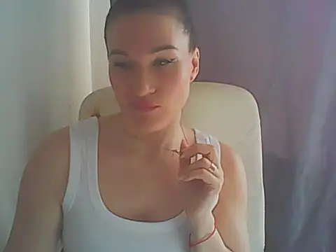 Snapshot of Helly_nanci chatting on April 14, 2026, 8:09 am Helly nanci online show from April 14, 2026, 8:09 am