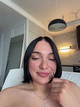 LucyHotty  online show from April 14, 2026, 10:10 am