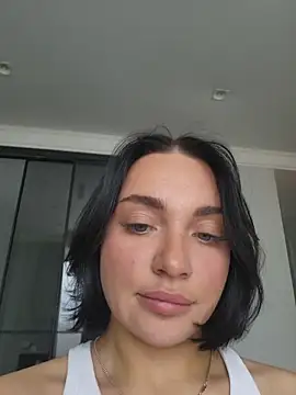 LucyHotty  online show from April 15, 2026, 10:00 am