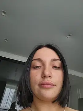 LucyHotty  online show from April 16, 2026, 1:12 pm