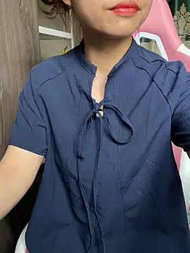 Snapshot of mayha11 chatting on April 13, 2026, 7:03 am mayha11 online show from April 13, 2026, 7:03 am