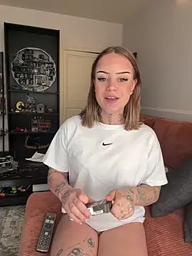 liloutatoou online show from April 20, 2026, 2:31 pm