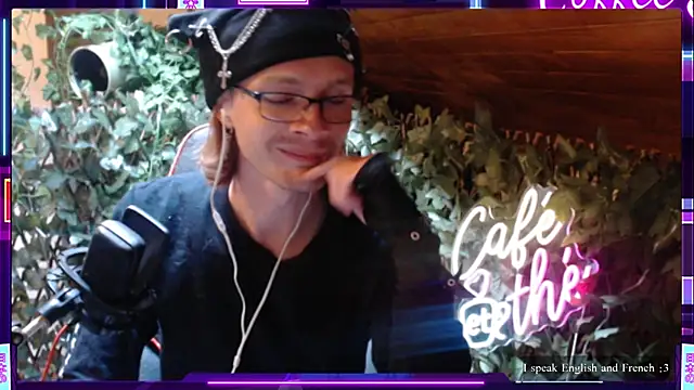 Snapshot of SkinnyAlex1312 chatting on April 14, 2026, 3:29 pm SkinnyAlex1312 online show from April 14, 2026, 3:29 pm