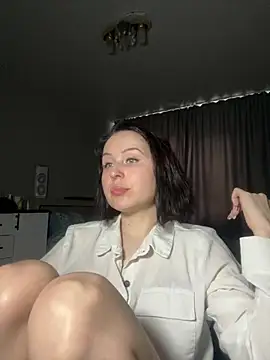 Snapshot of Hopefully_ chatting on June 2, 2026, 6:04 am Hopefully online show from June 2, 2026, 6:04 am