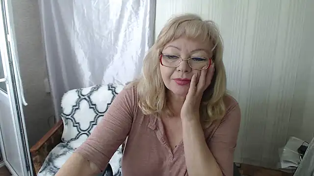 Snapshot of LavandaMay chatting on April 30, 2026, 8:09 am LavandaMay online show from April 30, 2026, 8:09 am