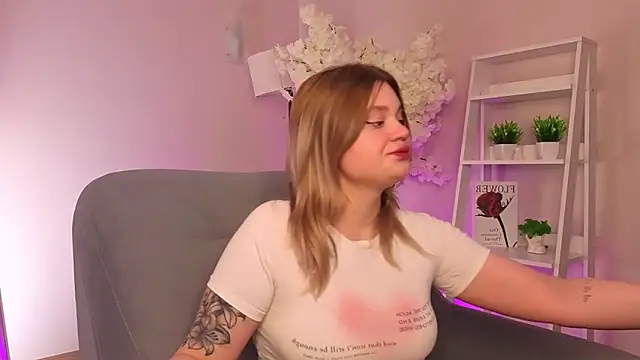 AdeleBaile online show from April 22, 2026, 4:26 am