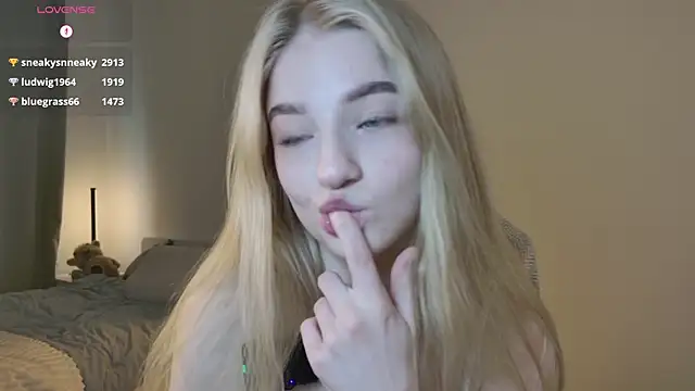 Snapshot of _Magic_smile chatting on April 11, 2026, 2:10 pm Magic smile online show from April 11, 2026, 2:10 pm