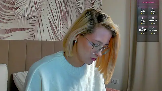 Lizzyvega online show from May 5, 2026, 1:57 am