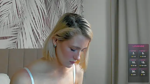 Lizzyvega online show from May 8, 2026, 1:55 am