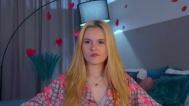 LeaLamour online show from April 10, 2026, 6:51 am