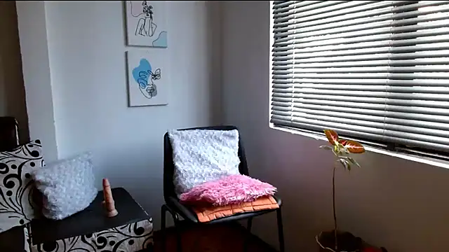 Snapshot of alisonnturbay chatting on June 2, 2026, 12:40 pm alisonnturbay online show from June 2, 2026, 12:40 pm