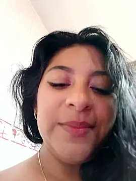 Snapshot of Arianha_segura chatting on April 15, 2026, 7:58 pm Arianha segura online show from April 15, 2026, 7:58 pm