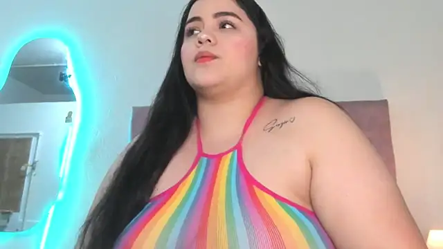 laurenlaine online show from May 13, 2026, 12:19 am