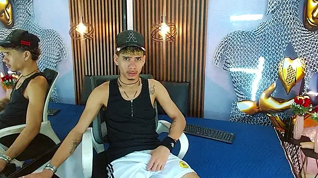 Skinny cute Alyer online show from May 24, 2026, 1:43 am
