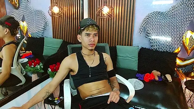 Skinny cute Alyer online show from June 10, 2026, 2:23 am
