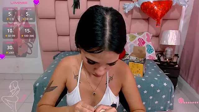 vanesa 22  online show from April 15, 2026, 4:36 pm