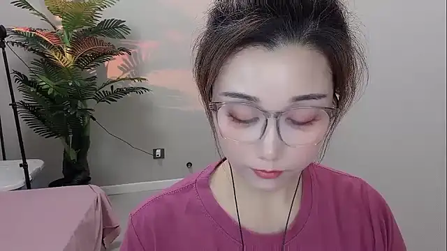 Yunxi- online show from April 18, 2026, 1:37 pm