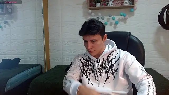 Zayn clausen online show from May 1, 2026, 5:39 pm