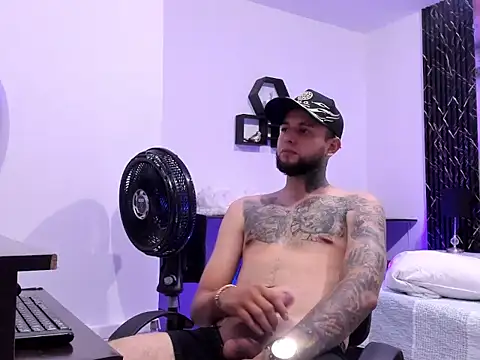 Snapshot of liam_heart chatting on April 9, 2026, 8:58 pm liam heart online show from April 9, 2026, 8:58 pm