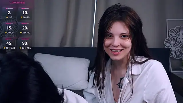 ReynaGrinvalsky online show from June 18, 2026, 8:25 am