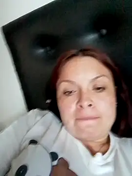 Snapshot of Lina19_93 chatting on April 12, 2026, 9:42 pm Lina19 93 online show from April 12, 2026, 9:42 pm