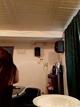 Snapshot of Lina19_93 chatting on April 15, 2026, 6:48 pm Lina19 93 online show from April 15, 2026, 6:48 pm