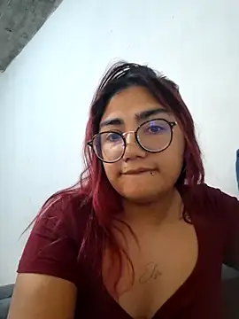 Snapshot of lucyheart_8 chatting on May 17, 2026, 4:32 am lucyheart 8 online show from May 17, 2026, 4:32 am