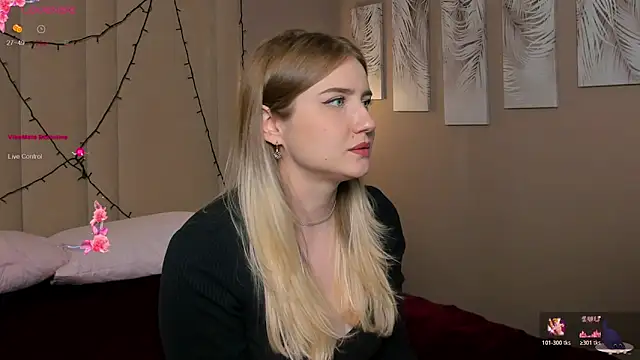 Snapshot of Liacandy_ chatting on April 14, 2026, 8:53 am Liacandy online show from April 14, 2026, 8:53 am