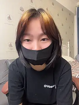 YouYou-999 online show from April 10, 2026, 11:48 am