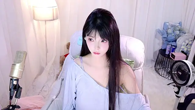 Snapshot of Zoe-001 chatting on April 23, 2026, 2:08 pm Zoe-001 online show from April 23, 2026, 2:08 pm