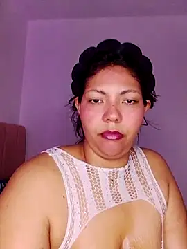 Izel  online show from April 16, 2026, 10:01 pm