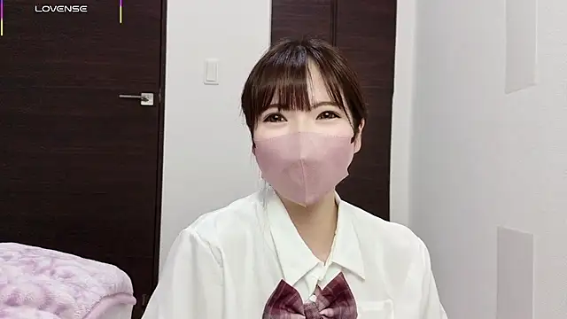 Snapshot of -Moka-1212- chatting on April 10, 2026, 7:18 pm -Moka-1212- online show from April 10, 2026, 7:18 pm