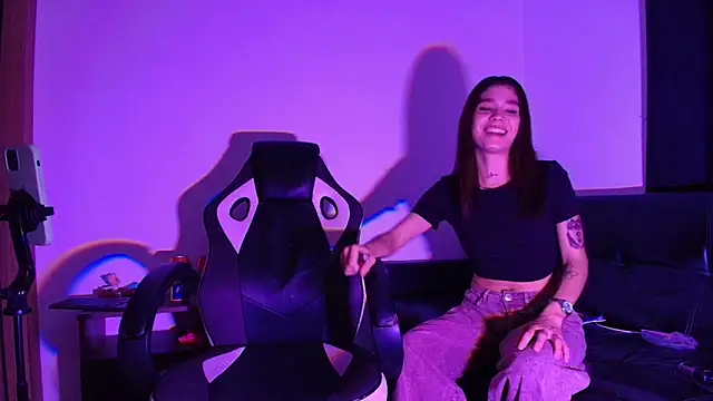 Snapshot of Afterhourscouple_ chatting on April 12, 2026, 11:54 pm Afterhourscouple online show from April 12, 2026, 11:54 pm