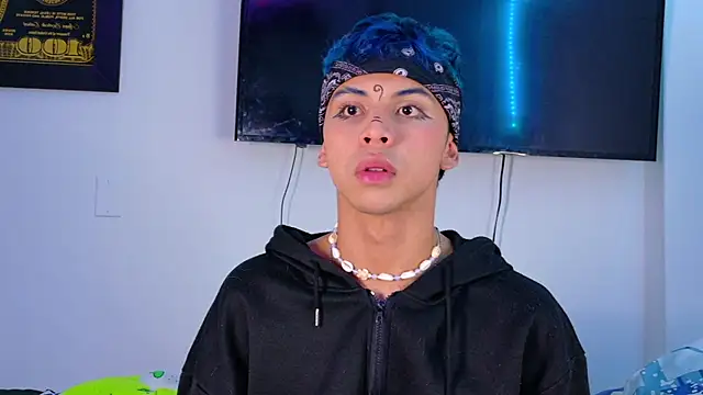 Apolo Prince1 online show from May 7, 2026, 2:39 am