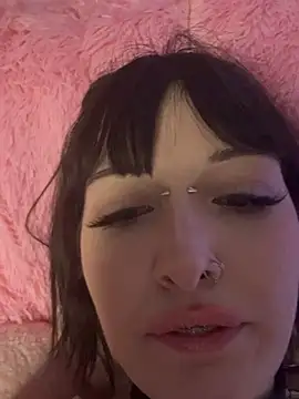 virusDoll online show from May 31, 2026, 6:09 pm