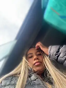 Kimmiebellarie online show from April 27, 2026, 1:42 pm