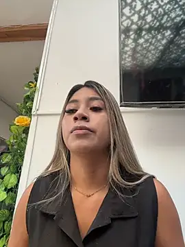 Snapshot of Kimmiebellarie chatting on June 25, 2026, 12:31 pm Kimmiebellarie online show from June 25, 2026, 12:31 pm
