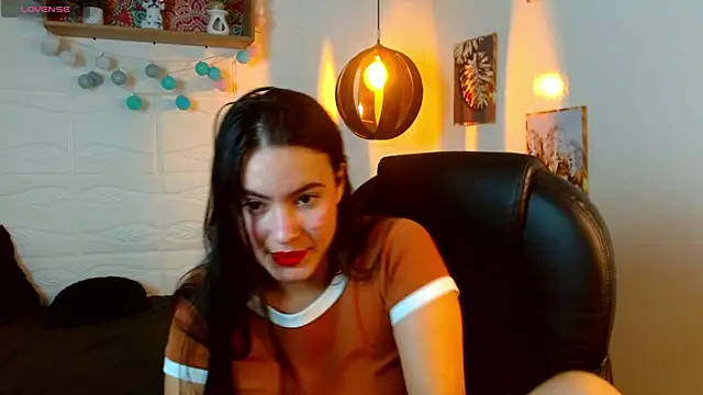 rosaleia  online show from May 14, 2026, 3:57 am