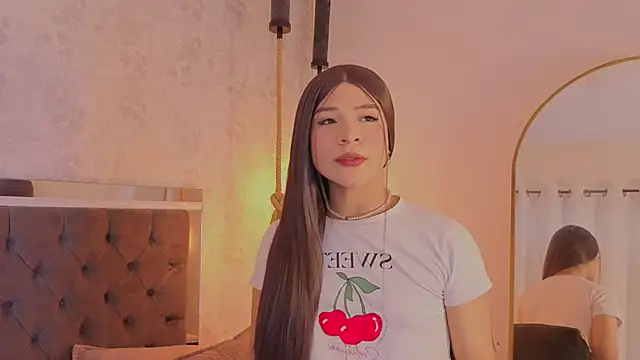Snapshot of summer_sun_ chatting on May 8, 2026, 8:25 pm summer sun online show from May 8, 2026, 8:25 pm