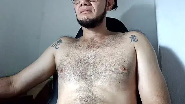 Snapshot of andrew_1520 chatting on June 27, 2026, 5:18 pm andrew 1520 online show from June 27, 2026, 5:18 pm