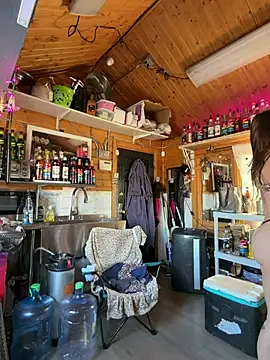 juicybootyquinn online show from June 18, 2026, 4:11 pm