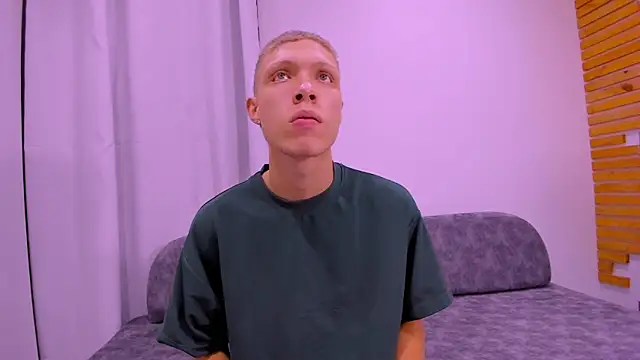 Snapshot of greiberland chatting on April 15, 2026, 10:10 pm greiberland online show from April 15, 2026, 10:10 pm