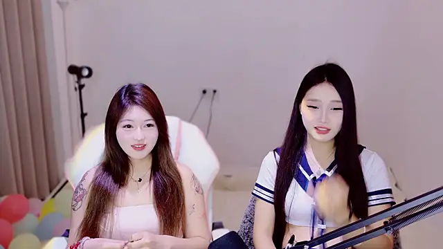 Snapshot of Xiongchumo1120 chatting on April 14, 2026, 2:39 am Xiongchumo1120 online show from April 14, 2026, 2:39 am