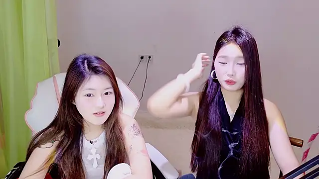 Snapshot of Xiongchumo1120 chatting on April 16, 2026, 2:23 am Xiongchumo1120 online show from April 16, 2026, 2:23 am