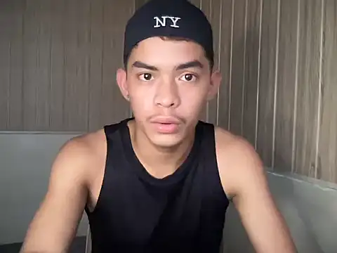 Snapshot of yourhotasian_jhonpol16 chatting on June 16, 2026, 1:30 am yourhotasian jhonpol16 online show from June 16, 2026, 1:30 am