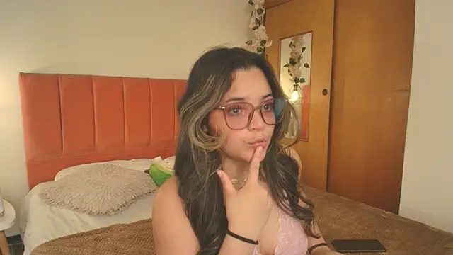 Shadya  online show from May 1, 2026, 3:11 am