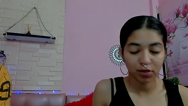 Aronandmoli69 online show from June 17, 2026, 12:50 pm