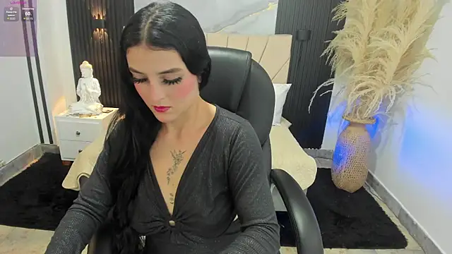DOMINIKA LOVY online show from May 25, 2026, 8:04 pm